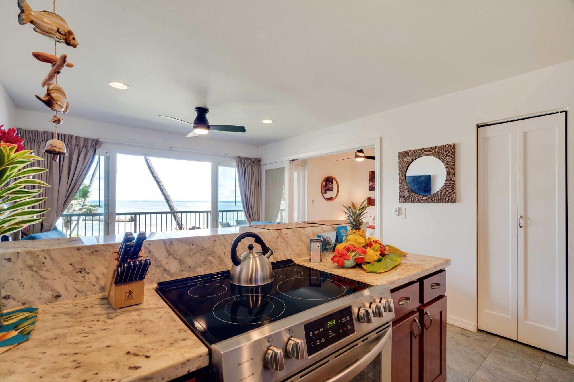 Waipouli Beachfront Condo With Balcony And Ocean Views Kapa'a Εξωτερικό φωτογραφία