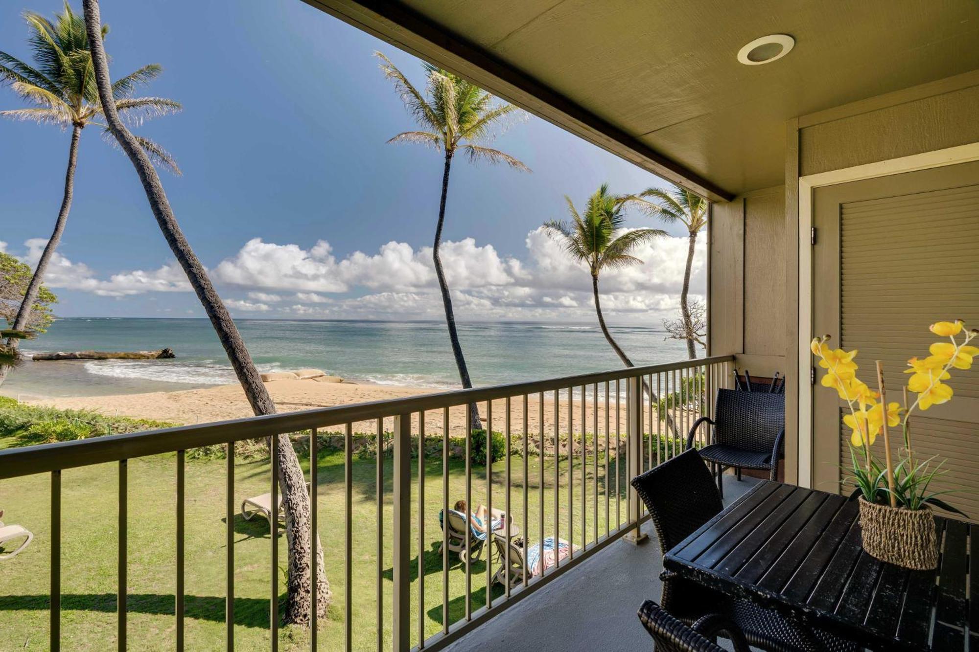 Waipouli Beachfront Condo With Balcony And Ocean Views Kapa'a Εξωτερικό φωτογραφία