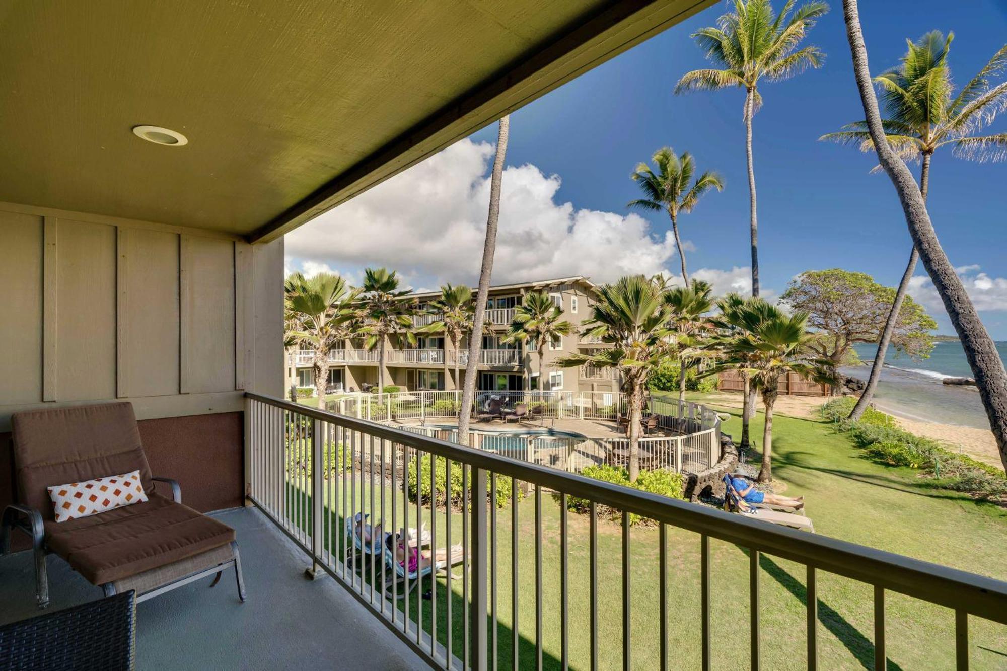 Waipouli Beachfront Condo With Balcony And Ocean Views Kapa'a Εξωτερικό φωτογραφία